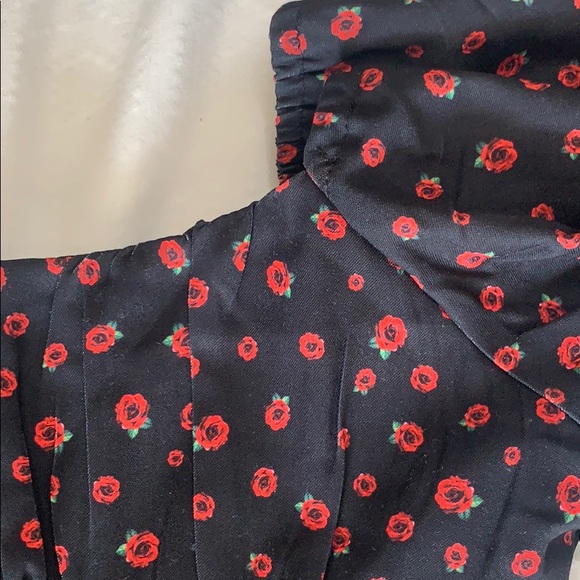 Princess Polly Dresses & Skirts - Flower print black dress